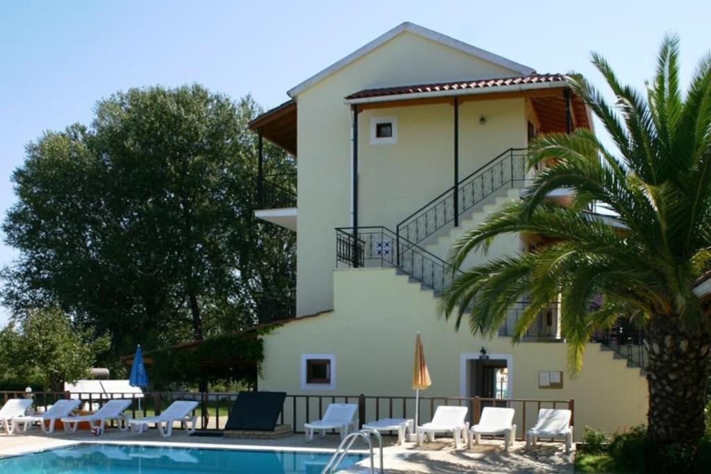 Villa Fondas Roda 外观 照片